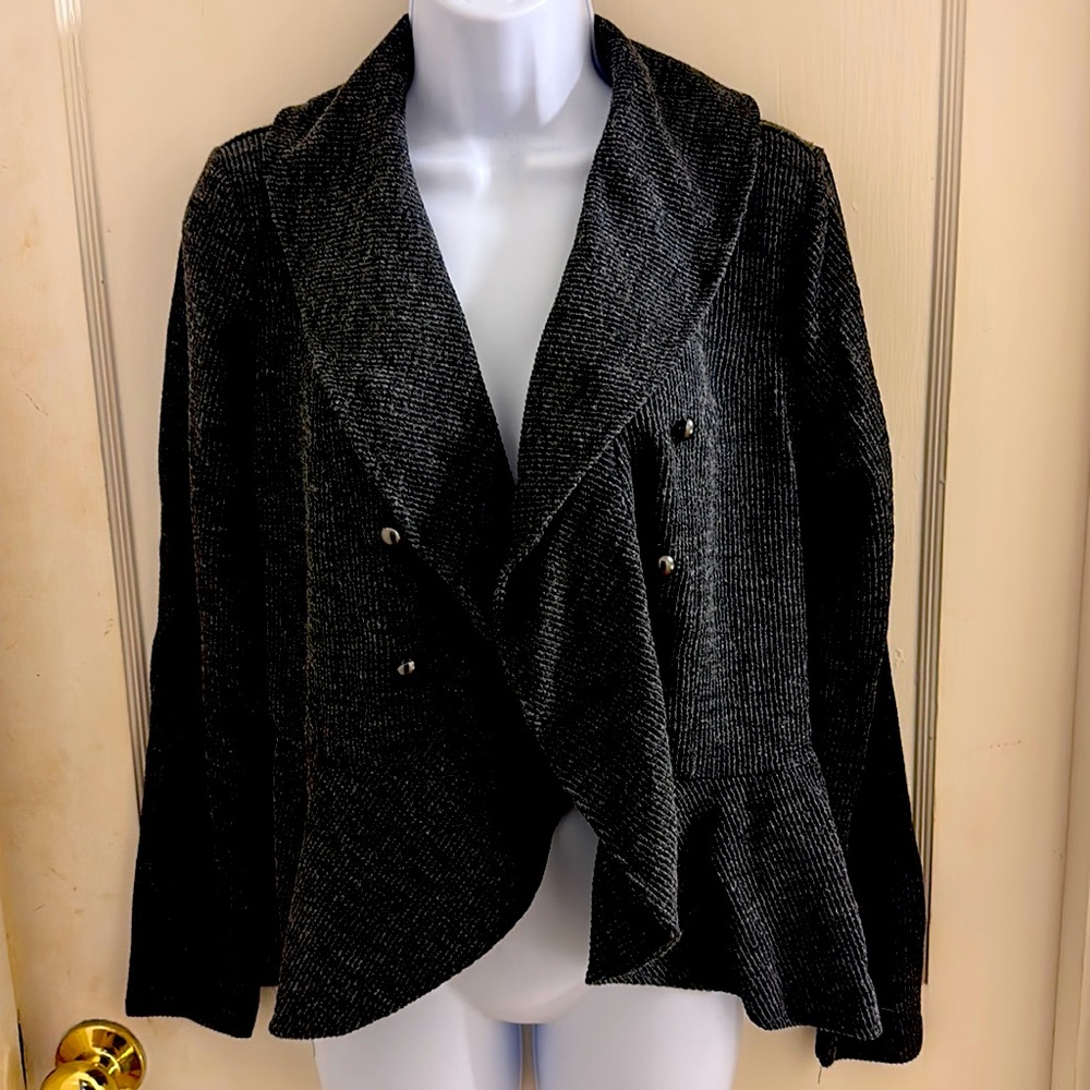 New Maurices charcoal ruffle front military button cardigan/ shrug size Medium